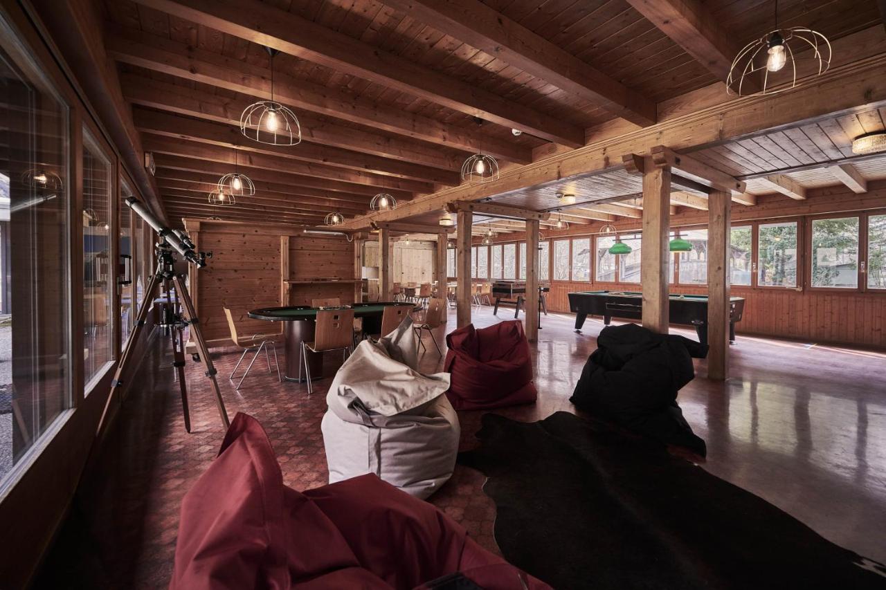 Alpine Base Hostel - Adults Only Lauterbrunnen Esterno foto