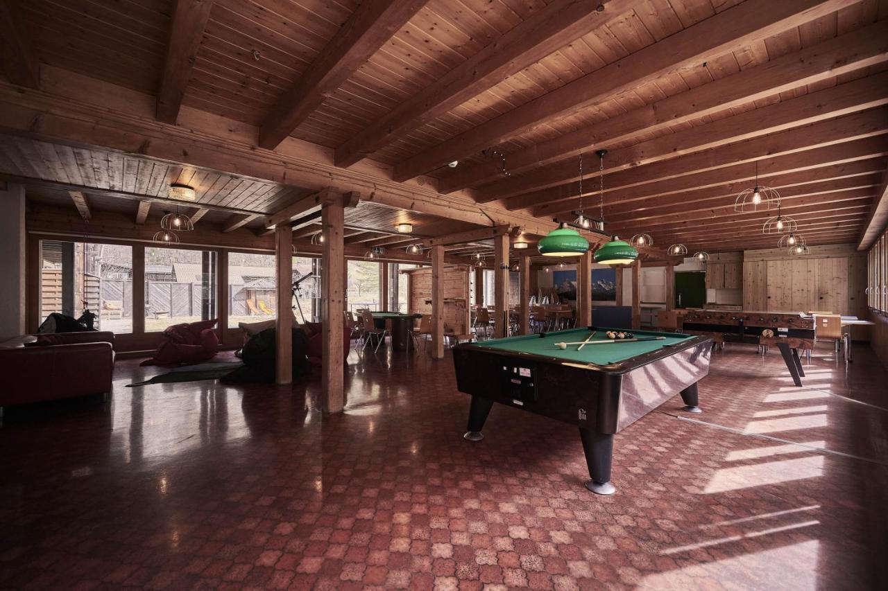 Alpine Base Hostel - Adults Only Lauterbrunnen Esterno foto