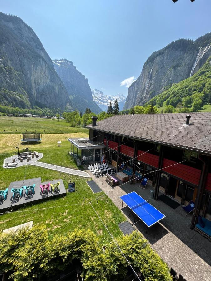 Alpine Base Hostel - Adults Only Lauterbrunnen Esterno foto