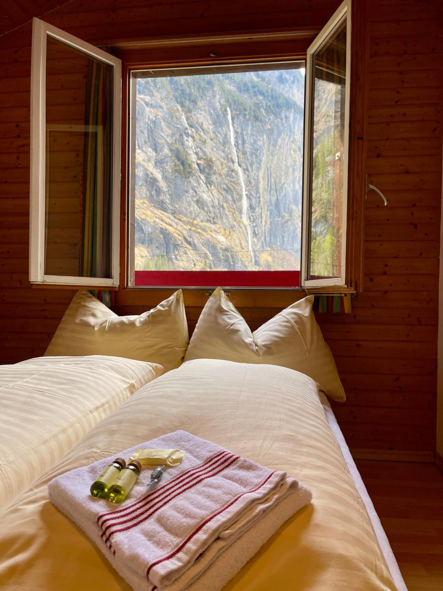 Alpine Base Hostel - Adults Only Lauterbrunnen Esterno foto