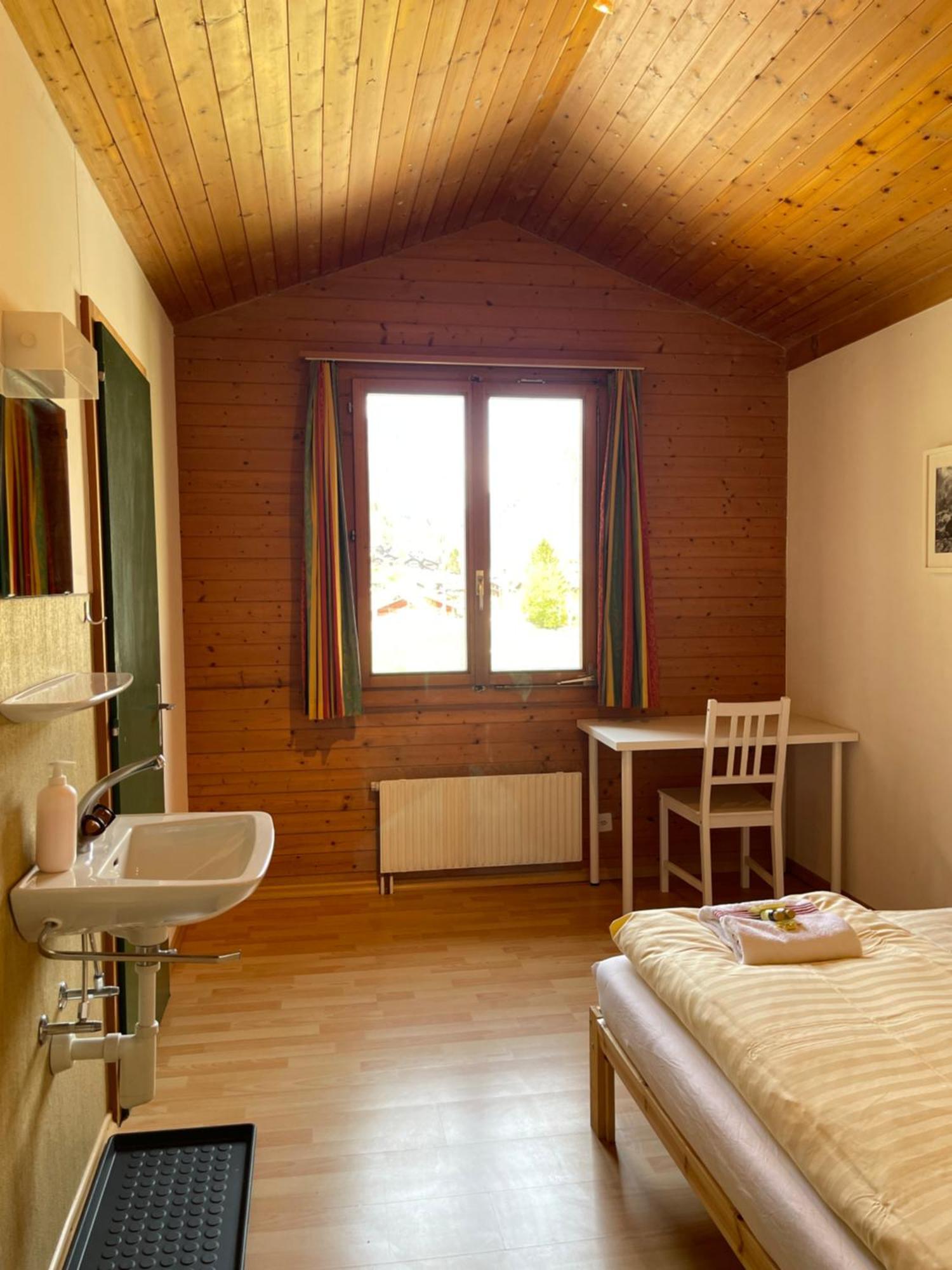 Alpine Base Hostel - Adults Only Lauterbrunnen Esterno foto