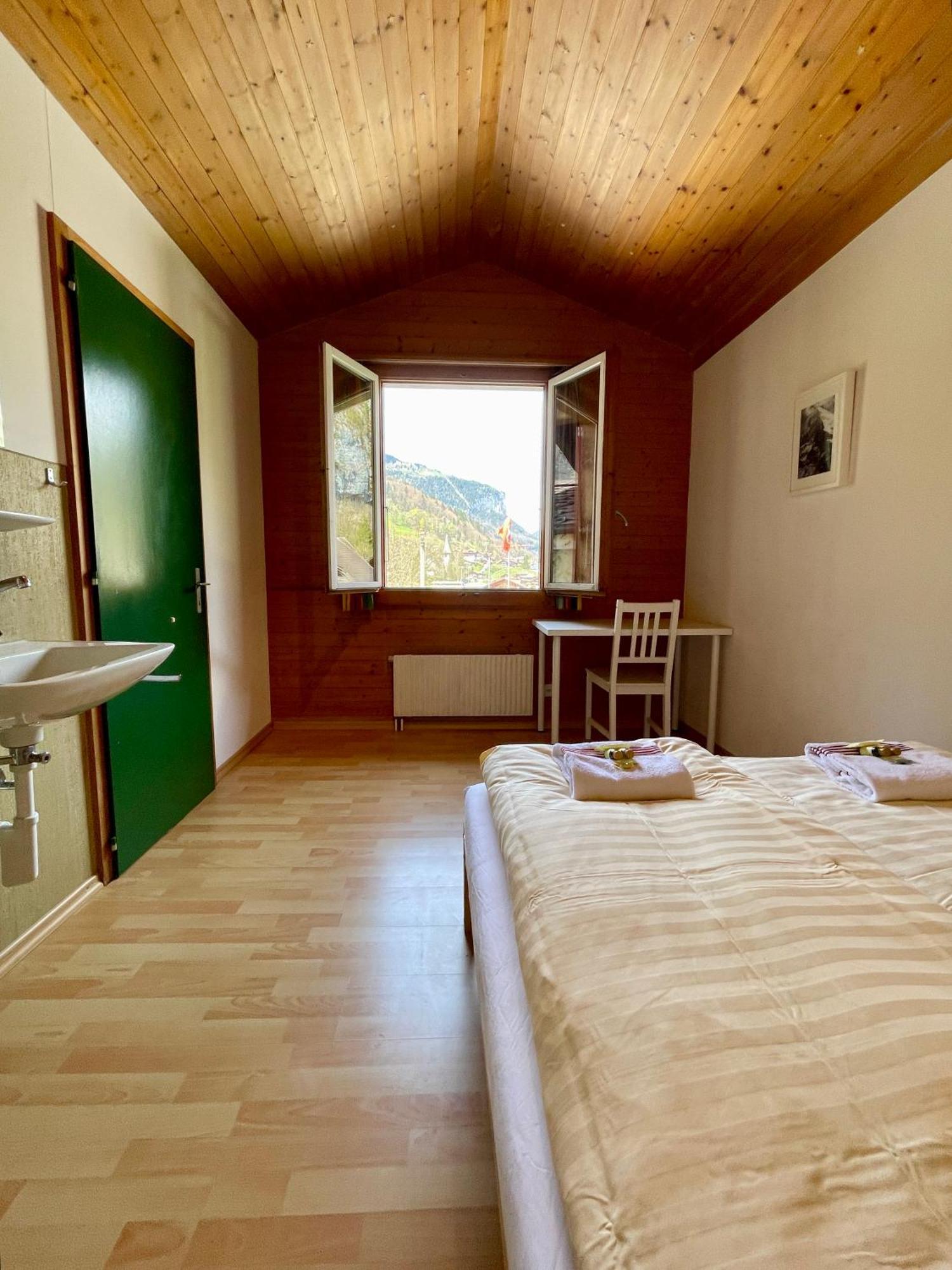 Alpine Base Hostel - Adults Only Lauterbrunnen Esterno foto