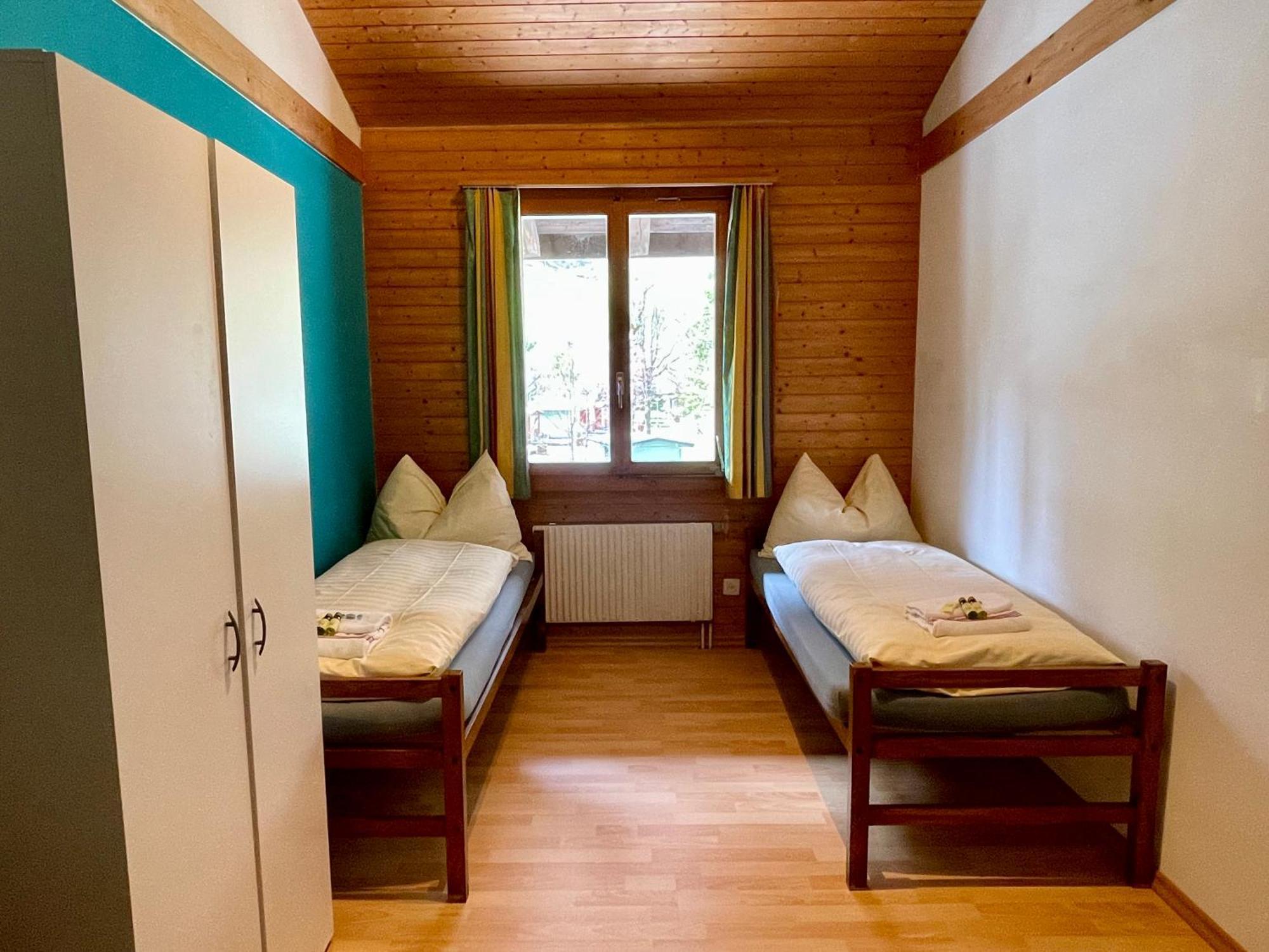 Alpine Base Hostel - Adults Only Lauterbrunnen Esterno foto